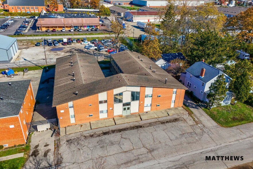 1870-1880 Dunbar Dr, Columbus, OH à vendre - Photo du bâtiment - Image 2 de 3