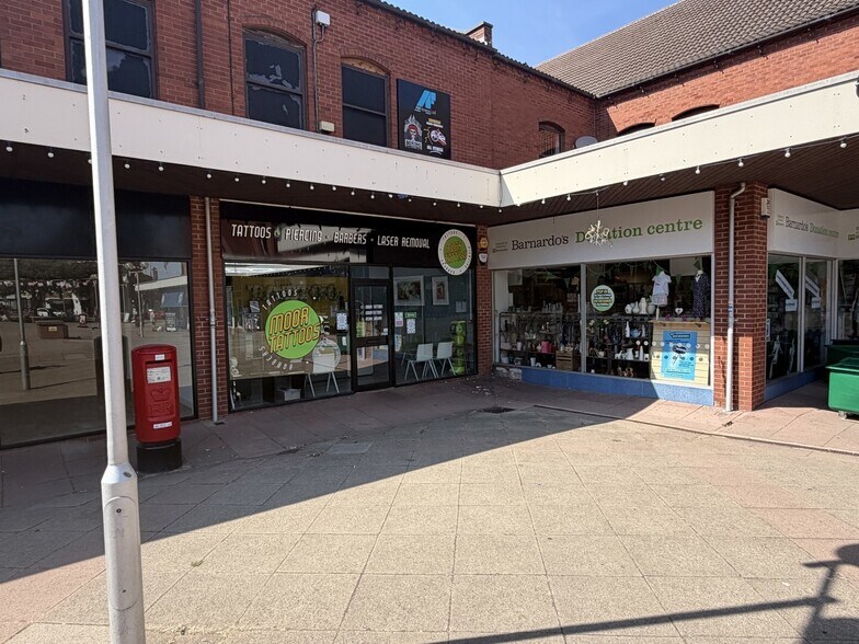 Moor St, Brierley Hill à louer - Photo du bâtiment - Image 3 de 14