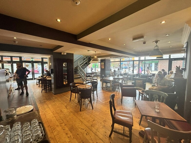 38 Market St, Eastleigh for sale - Building Photo - Image 3 of 19