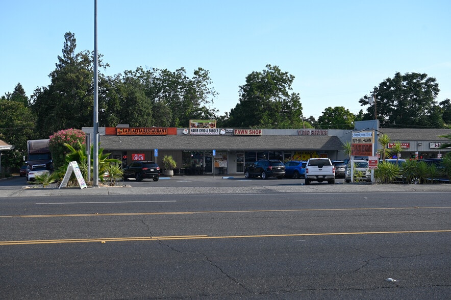 9268-9272 Greenback Ln, Orangevale, CA for sale - Building Photo - Image 2 of 6