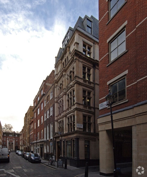 12-13 Essex St, Londres à louer - Photo du bâtiment - Image 2 de 4