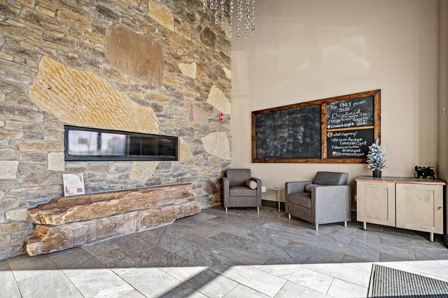 165 Caprice Ct, Castle Rock, CO à louer - Photo du bâtiment - Image 3 de 14