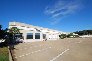1001 N Union Bower Rd, Irving, TX for lease - Building Photo - Image 3 of 7