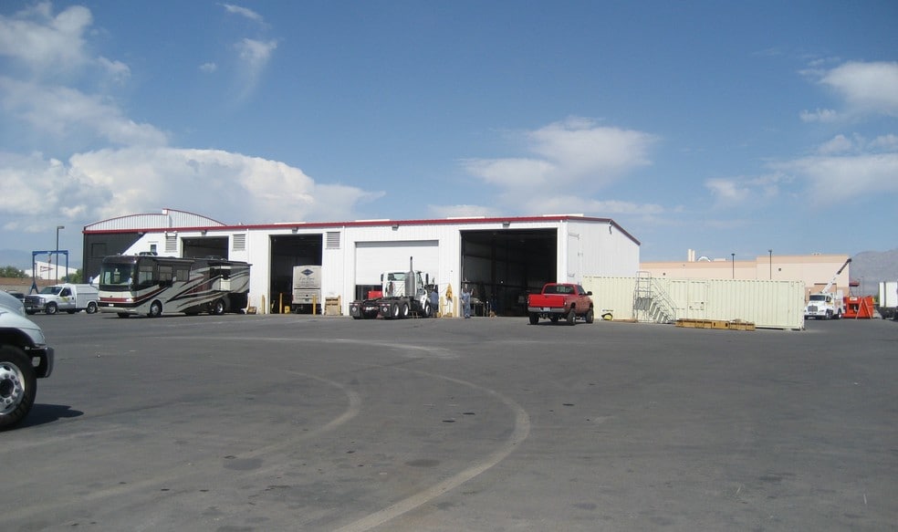 4610 Vandenberg Dr, North Las Vegas, NV for lease - Building Photo - Image 1 of 10