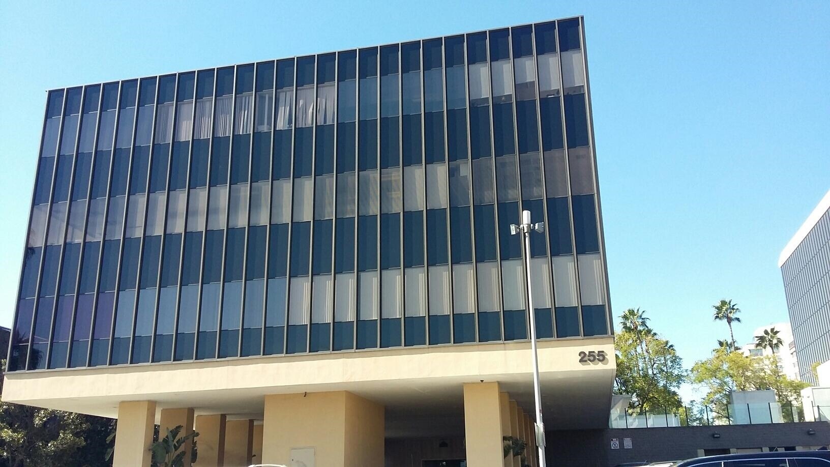 255 N D St, San Bernardino, CA à louer Photo du bâtiment- Image 1 de 7