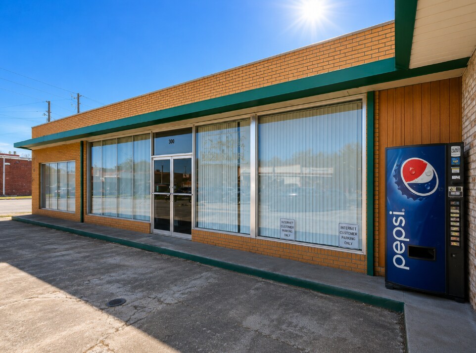 300 W Seaboard St st, Bladenboro, NC à vendre Photo du bâtiment- Image 1 de 5
