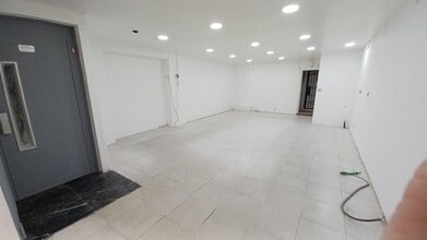 Commerce de détail dans Barcelone, Barcelona à louer Photo intérieure- Image 2 de 11