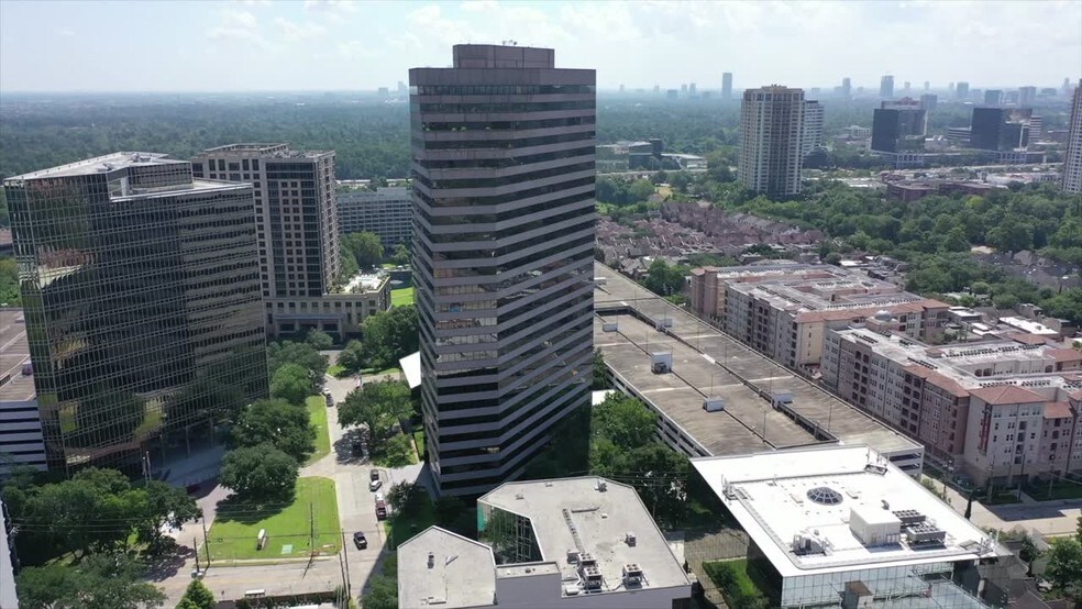1 Riverway, Houston, TX à louer - Vidéo aérienne - Image 2 de 9