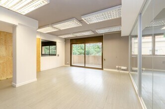 Office in L'Hospitalet de Llobregat, Barcelona for lease Interior Photo- Image 1 of 31
