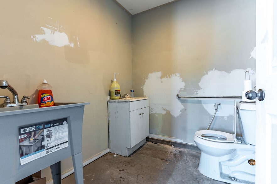 3701 S Lancaster Rd, Dallas, TX for sale - Interior Photo - Image 2 of 19