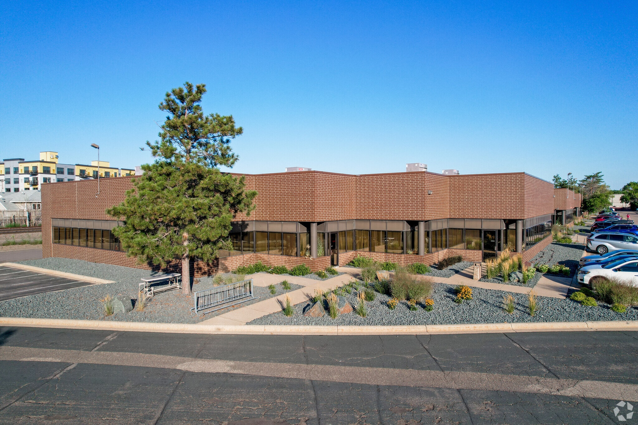 1021-1049 10th Ave, Minneapolis, MN for lease Primary Photo- Image 1 of 6