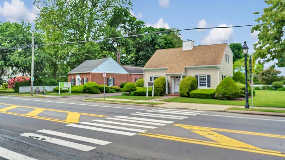 Cutchogue 2 Bldgs/2 lots Unique Props portefeuille de 2 propriétés à vendre sur LoopNet.ca - Photo du bâtiment - Image 2 de 74