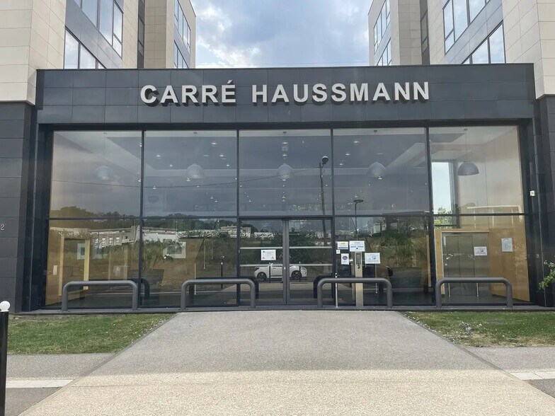 Bureau dans Évry-Courcouronnes à louer - Photo du bâtiment - Image 2 de 26