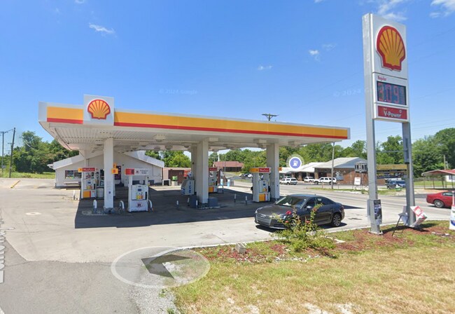 More details for 275 W Steve Wariner Dr, Russell Springs, KY - Retail for Sale