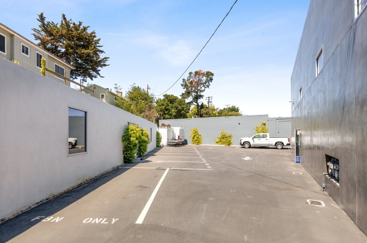 380-388 El Camino Real, San Carlos, CA for lease Primary Photo- Image 1 of 7