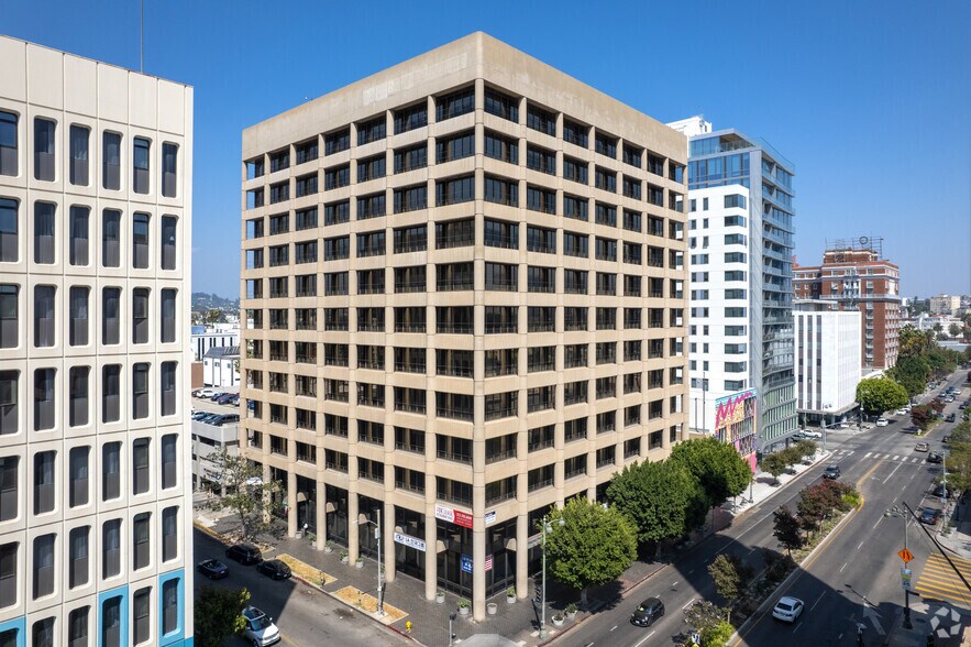 3055 Wilshire Blvd, Los Angeles, CA à louer - Photo du bâtiment - Image 1 de 5