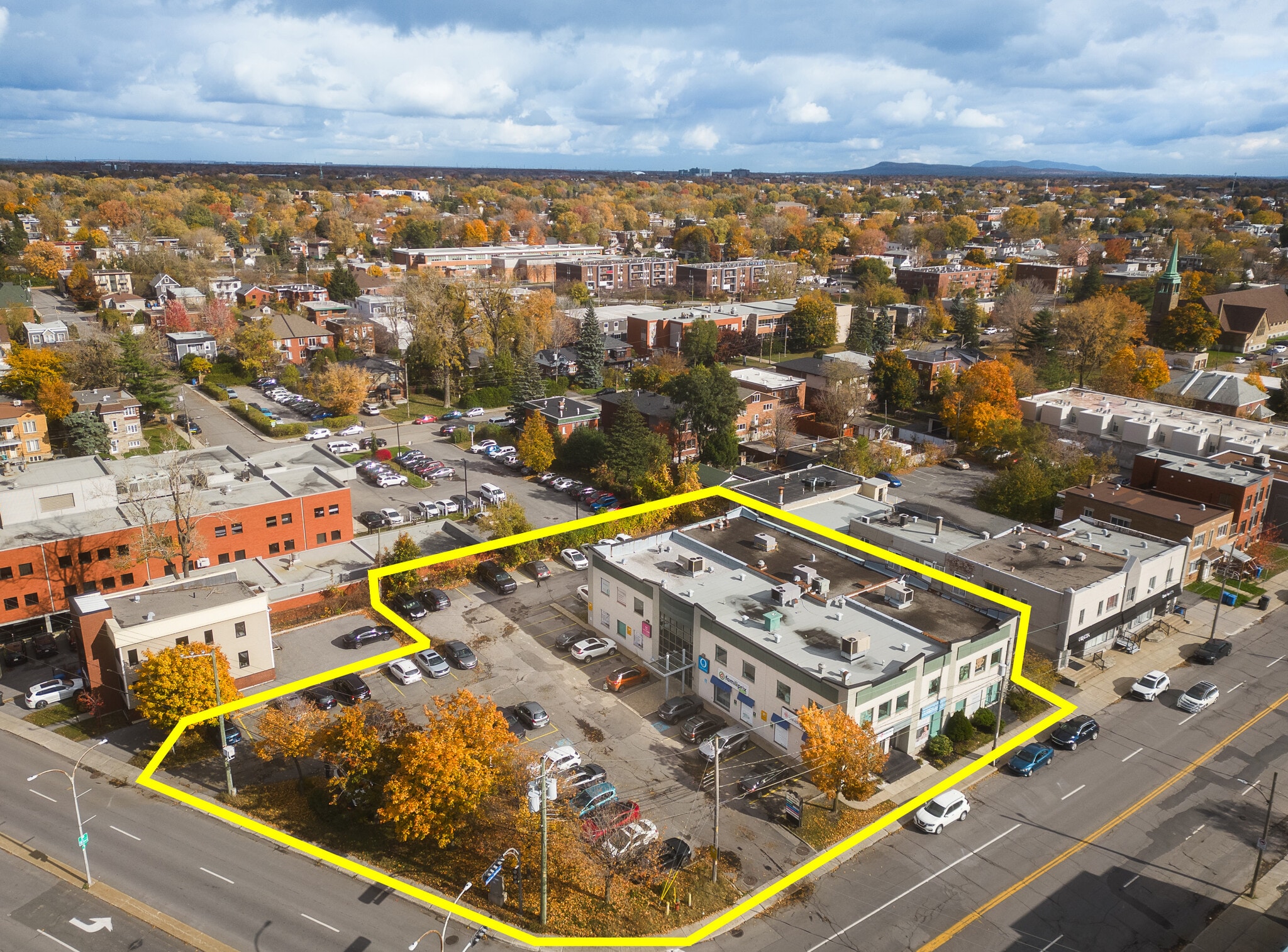 1144 Rue Saint-Laurent O, Longueuil, QC à vendre Photo du bâtiment- Image 1 de 17