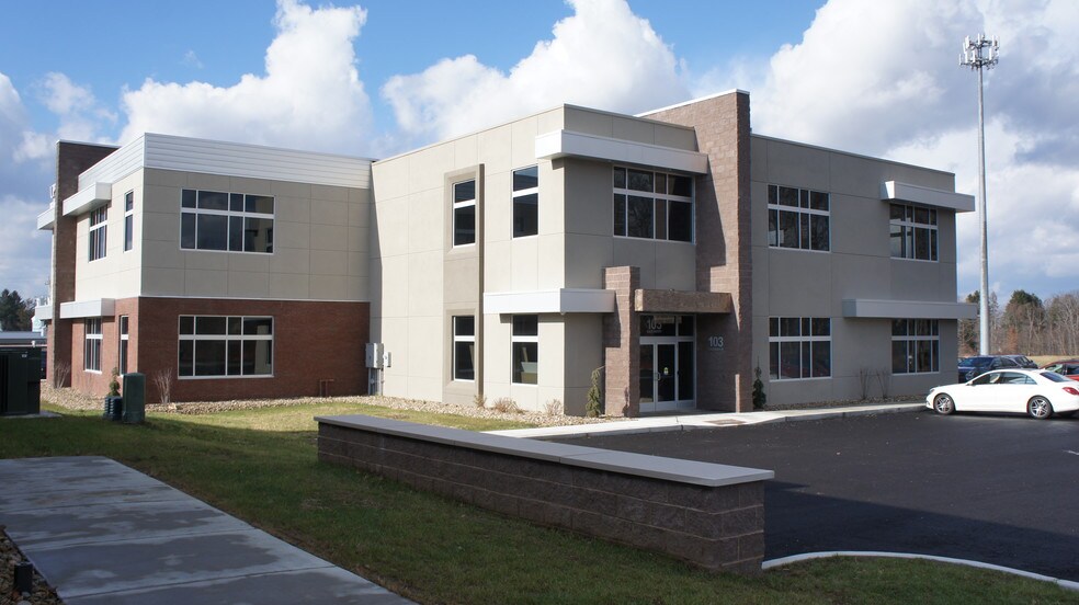 103 Nesbitt Rd, New Castle, PA à louer - Photo du bâtiment - Image 2 de 4