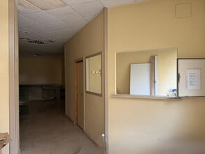 Retail in Parla, Madrid for lease Interior Photo- Image 2 of 6