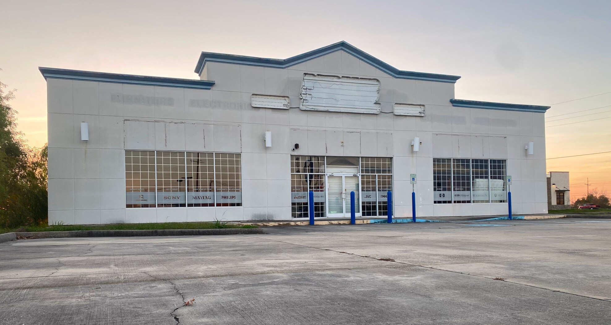 37202 LA-3089, Donaldsonville, LA for lease Building Photo- Image 1 of 11
