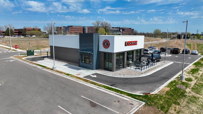 Plus de détails pour 3480 Highpoint Dr N, Oakdale, MN - Commerce de détail à vendre