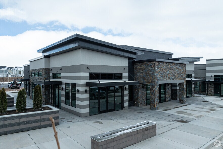12283 S Herriman Main St, Herriman, UT for lease - Primary Photo - Image 1 of 5