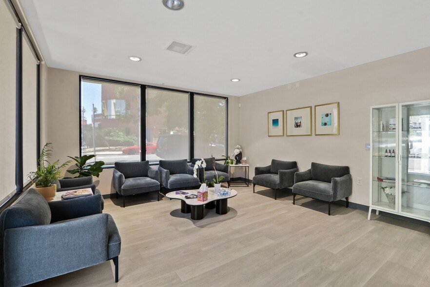 175 S Harbor Blvd, Anaheim, CA for lease - Interior Photo - Image 2 of 4