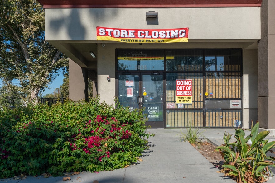 2061-2085 S Garey Ave, Pomona, CA for lease - Building Photo - Image 2 of 13