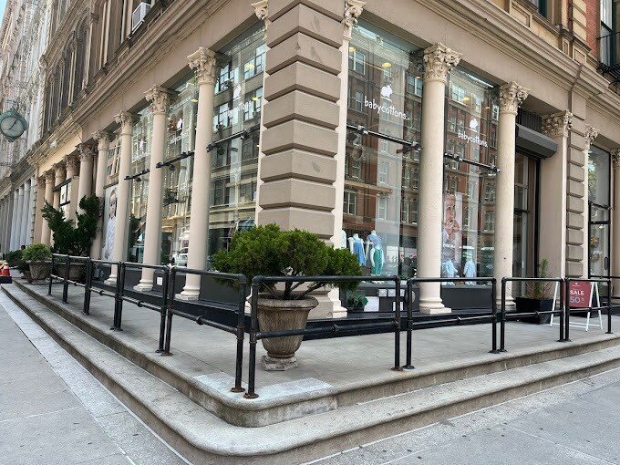 115-123 W Broadway, New York, NY à louer - Photo du bâtiment - Image 2 de 9