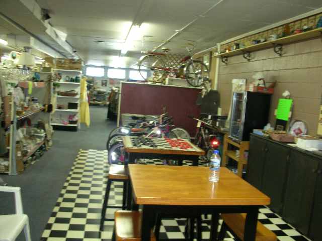 2401 N 13th St, Terre Haute, IN à vendre - Photo du bâtiment - Image 3 de 8