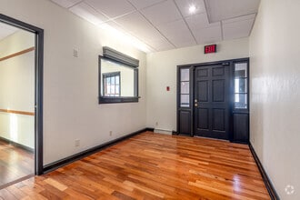 10144 N Port Washington Rd, Mequon, WI for lease Interior Photo- Image 2 of 9