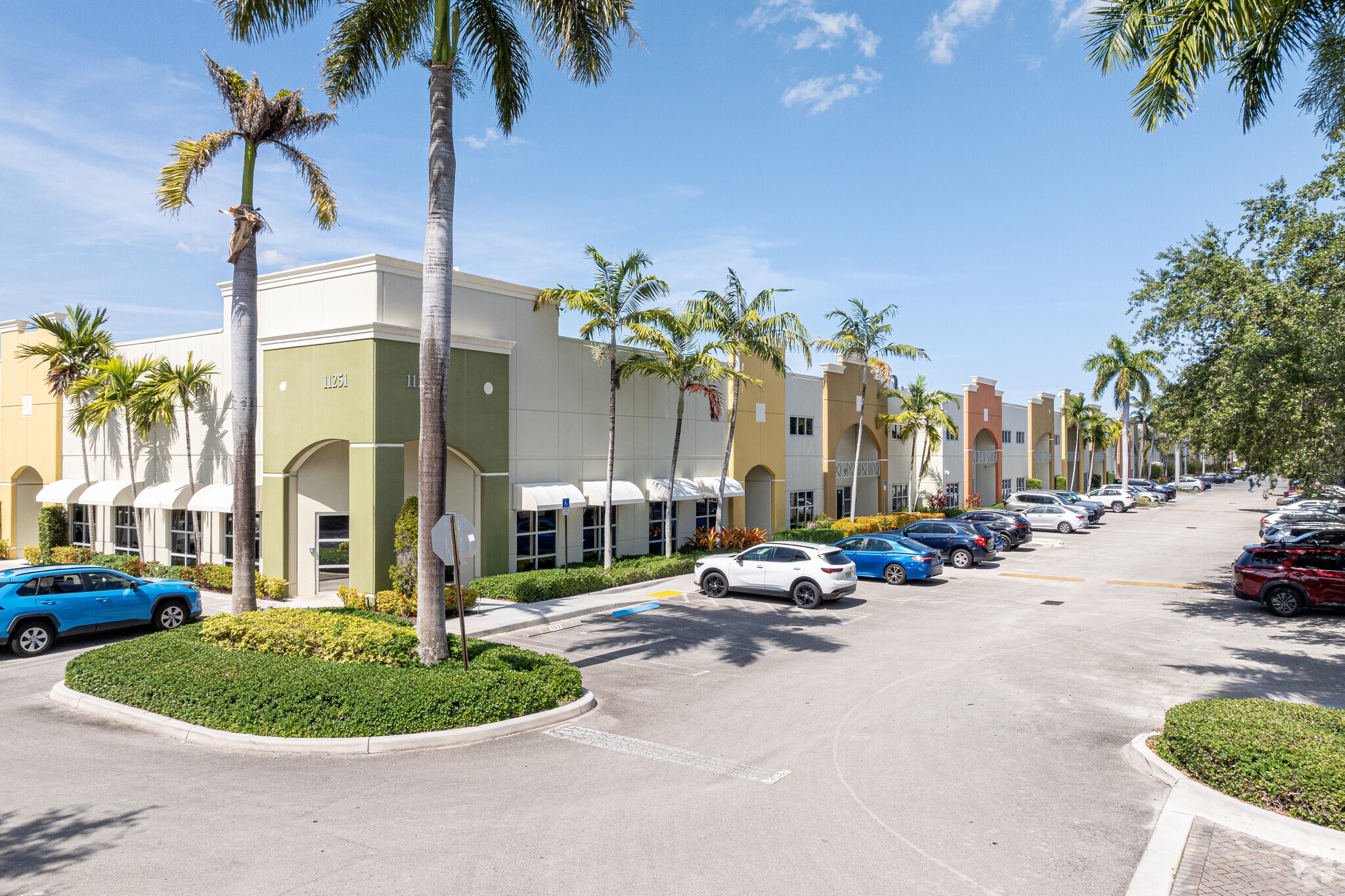 11251 NW 20th St, Miami, FL à louer Photo principale- Image 1 de 25