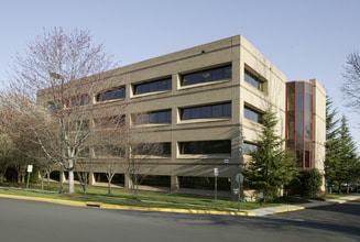 1800 Town Center Dr, Reston, VA for lease Interior Photo- Image 2 of 10