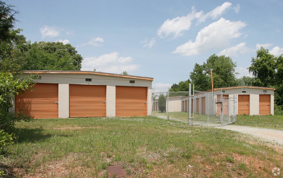 7019 Ball Park Rd, Thomasville, NC à louer - Photo du bâtiment - Image 2 de 4