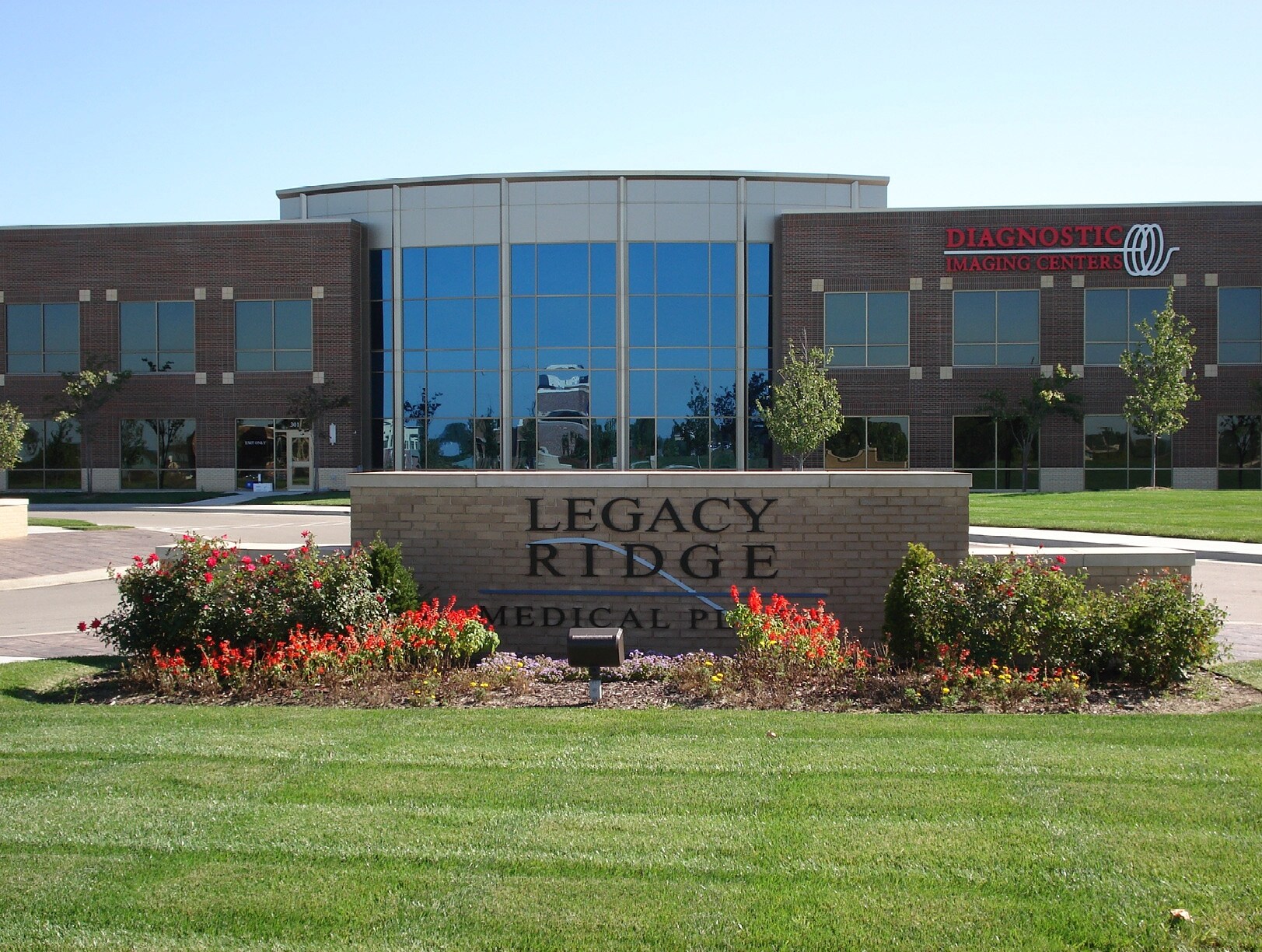 301 NE Mulberry St, Lee's Summit, MO for lease Primary Photo- Image 1 of 11