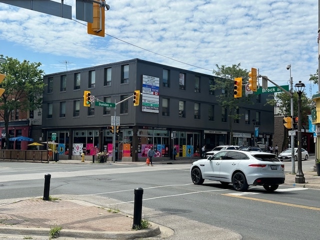 100 Brock St S, Whitby, ON for lease - Building Photo - Image 2 of 4