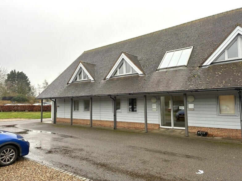 Duxford Rd, Saffron Walden à louer - Photo du bâtiment - Image 2 de 3
