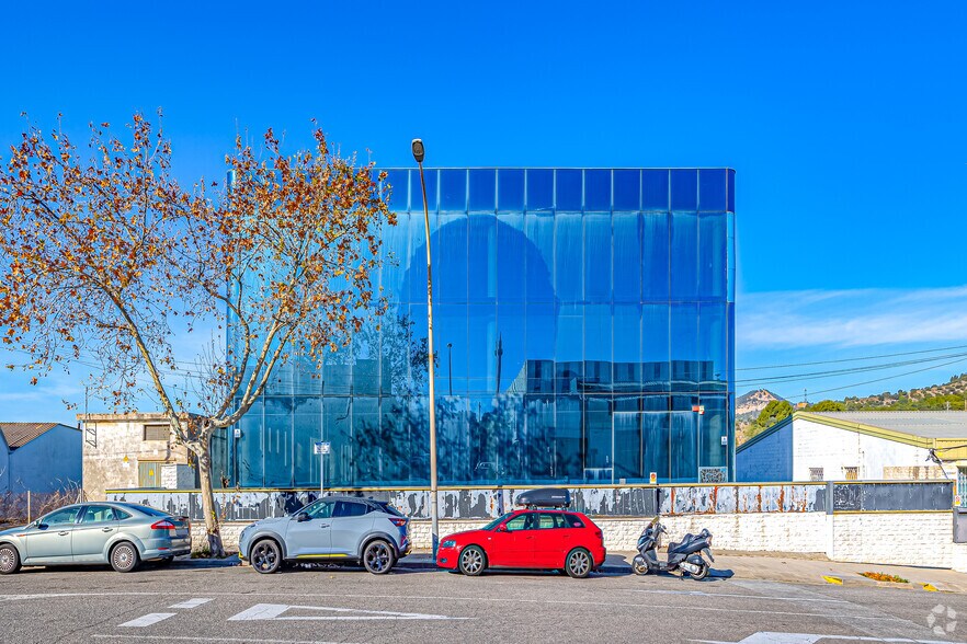 Carrer Joan de la Cierva, 19, Sant Just Desvern, Barcelona à vendre - Photo du bâtiment - Image 1 de 22
