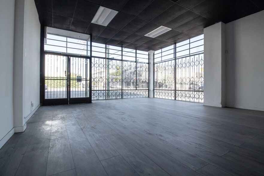 601-609 N Western Ave, Los Angeles, CA for lease - Building Photo - Image 3 of 11