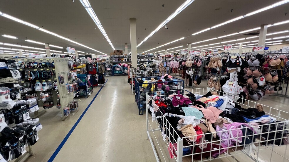 701 Battlefield Blvd N, Chesapeake, VA à louer - Photo du bâtiment - Image 3 de 16