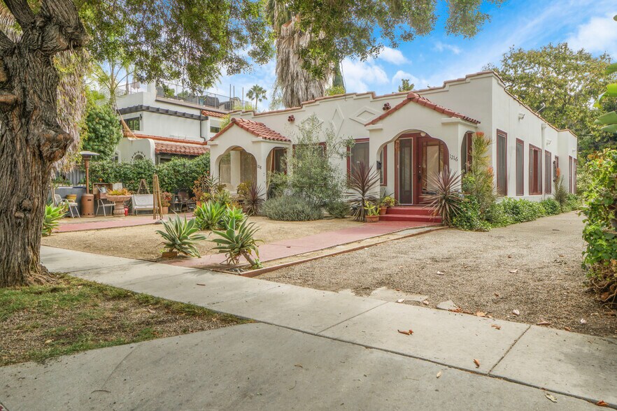 1218 Poinsettia Dr, West Hollywood, CA à vendre - Photo du bâtiment - Image 3 de 14