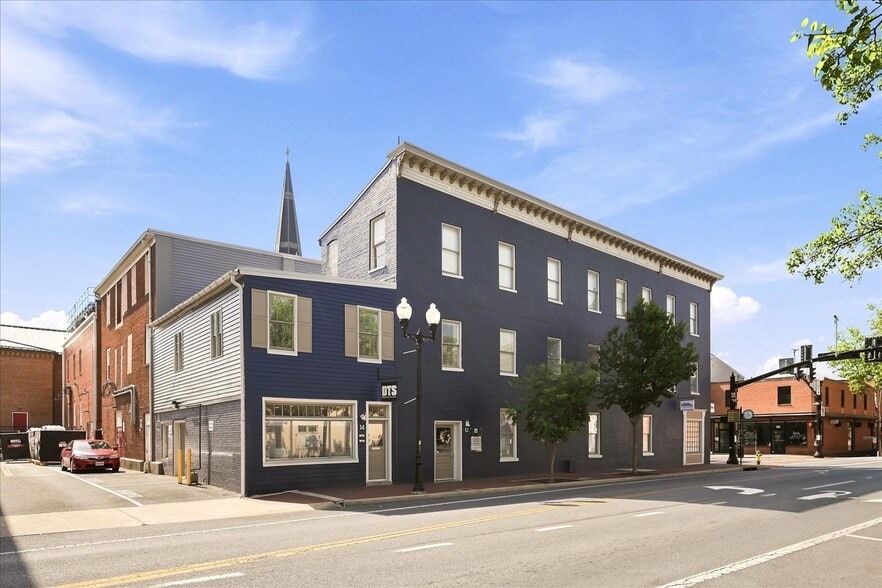 48 W Boscawen St, Winchester, VA for sale - Building Photo - Image 3 of 35