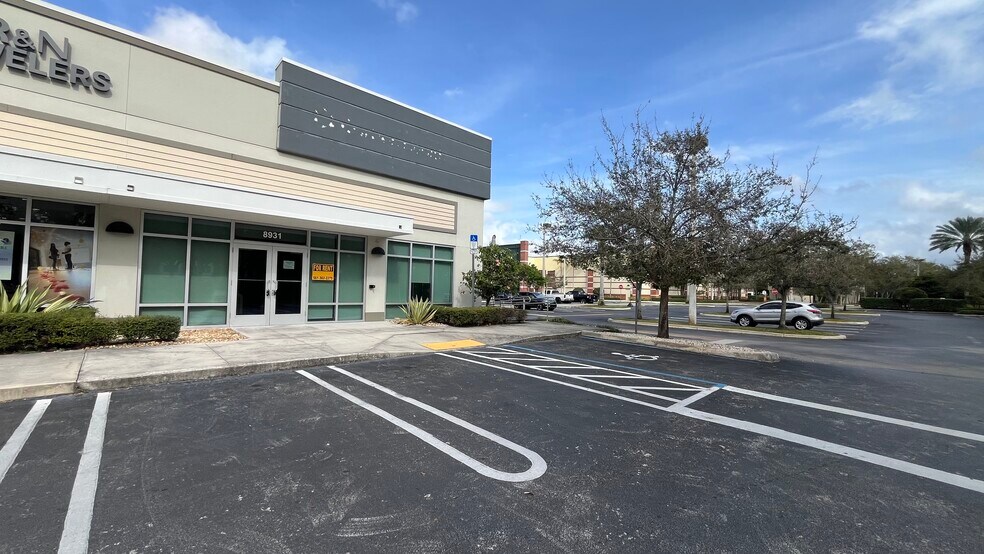 8931-8947 W Atlantic Blvd, Coral Springs, FL à louer - Photo du bâtiment - Image 3 de 23