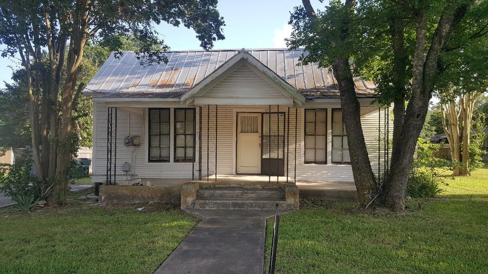 601 W Center St, Kyle, TX à vendre - Photo du bâtiment - Image 1 de 1