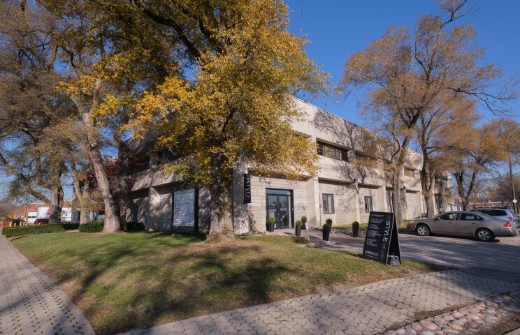 19 Waterman Ave, Toronto, ON à louer - Photo du bâtiment - Image 2 de 19