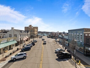 226 Broad St, Lake Geneva, WI for lease Interior Photo- Image 2 of 22