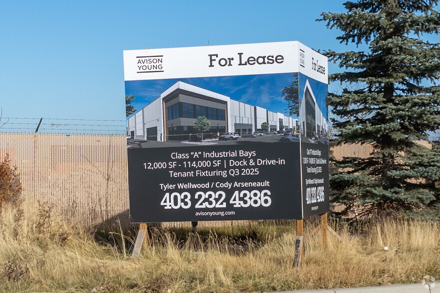 4750 102 Av SE, Calgary, AB for lease - Building Photo - Image 3 of 4