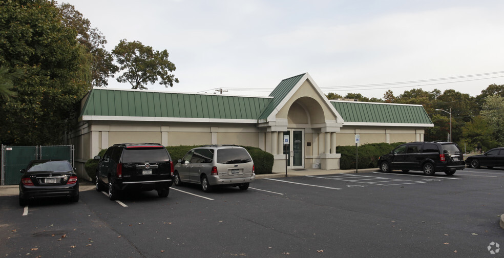 5400 Nesconset Hwy, Port Jefferson Station, NY for lease - Primary Photo - Image 1 of 7