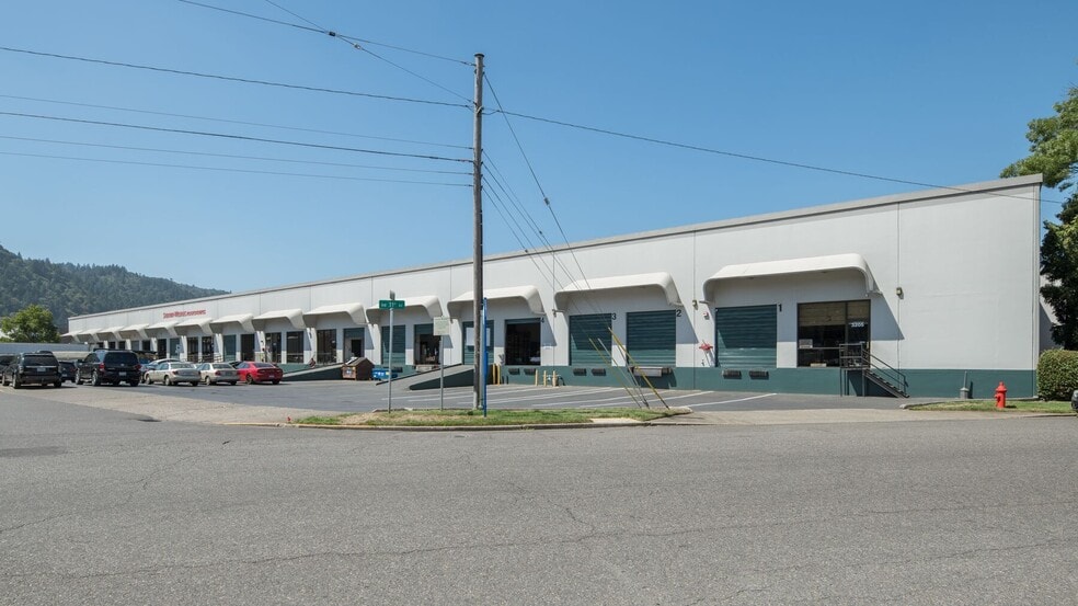 3571-3599 NW Yeon Ave, Portland, OR for lease - Building Photo - Image 3 of 35