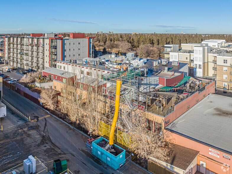 11623-11633 105th Ave, Edmonton, AB à vendre - Photo du bâtiment - Image 2 de 10